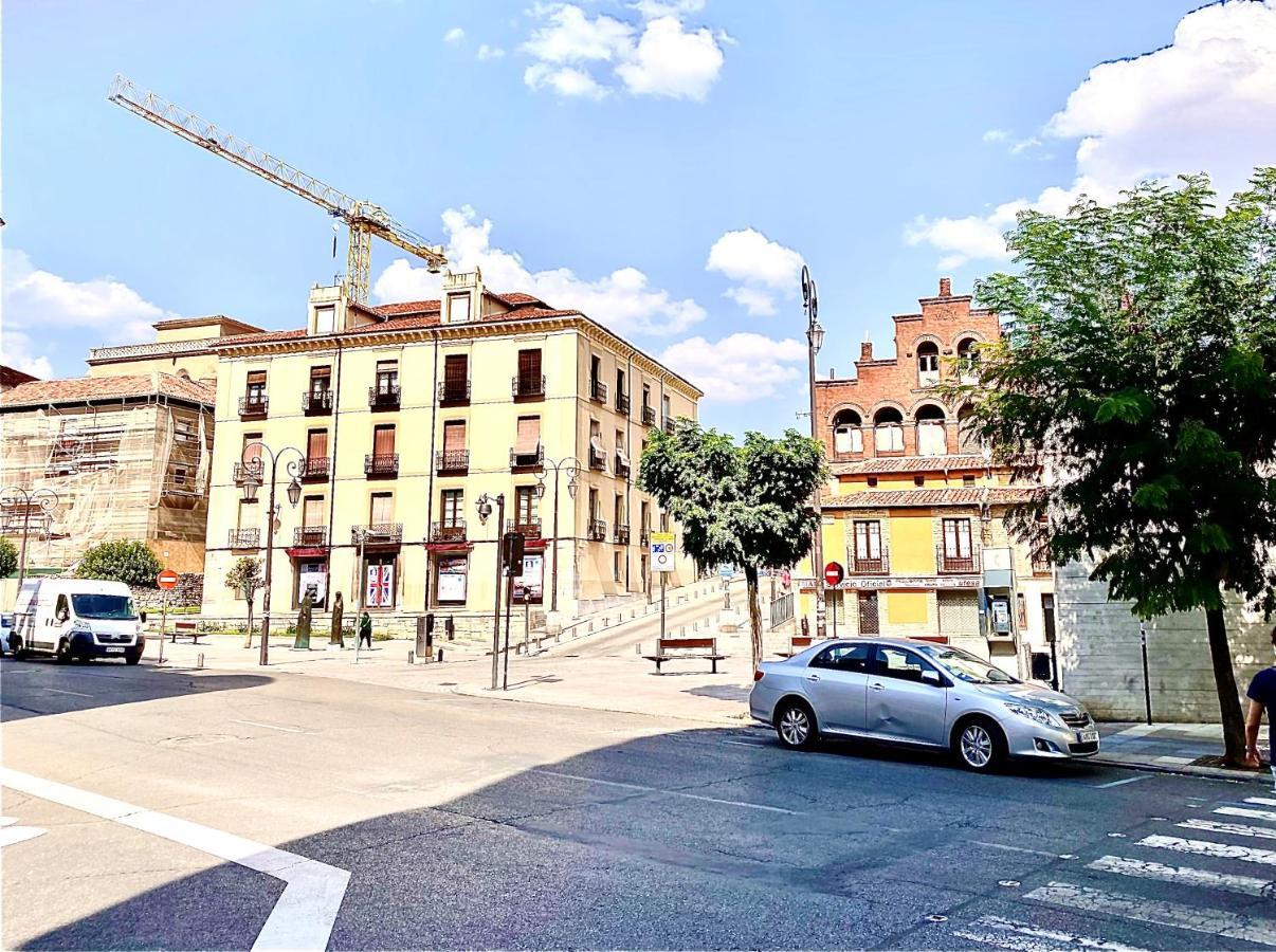 Housing Marigold Apartment Leon